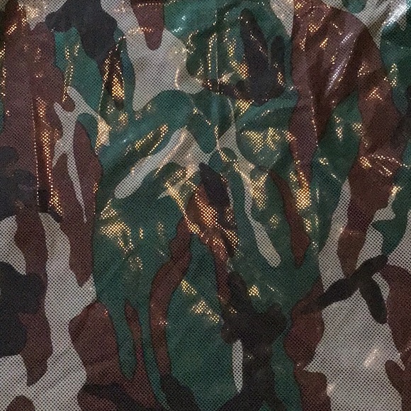 NWOT Shiny Camo Tank Top - Picture 5 of 8